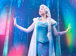 Elsa in Frozen: A Musical Invitation in Walt Disney Studios Park