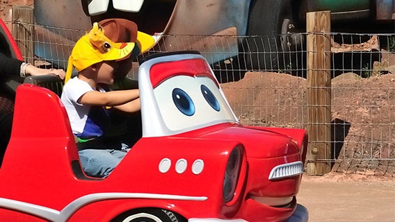 Zoom alongside Lightning McQueen at Toon Studio in Walt Disney Studios Park
