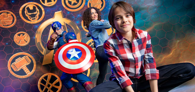 Family meeting Captain America at Super Hero Station