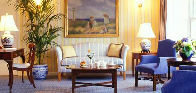 Enjoy the yacht club lifestyle in the nautical-themed rooms and suites