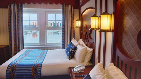 Compass Club 2-Person Lakeside Room