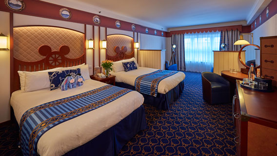Compass Club 4-Bed Room