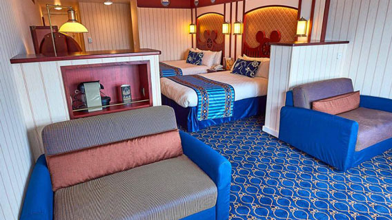 Compass Club 4-Person Lakeside Room
