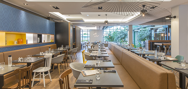 Visit the hotel restaurant, Le George, for a delectable meal for breakfast, lunch or dinner.