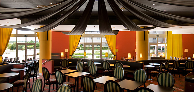 Enjoy a scrumptious bite amidst elegant décor at L’Etoile restaurant.