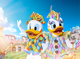 Donald and Daisy and accordion player in Disneyland Park