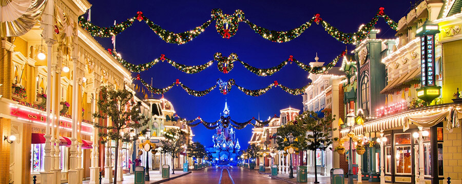 Disney s Enchanted Christmas  Disneyland   Paris