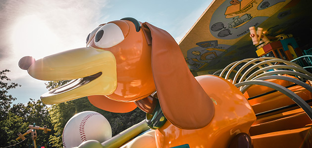 Slinky Dog Zigzag Spin attraction at Disneyland Paris