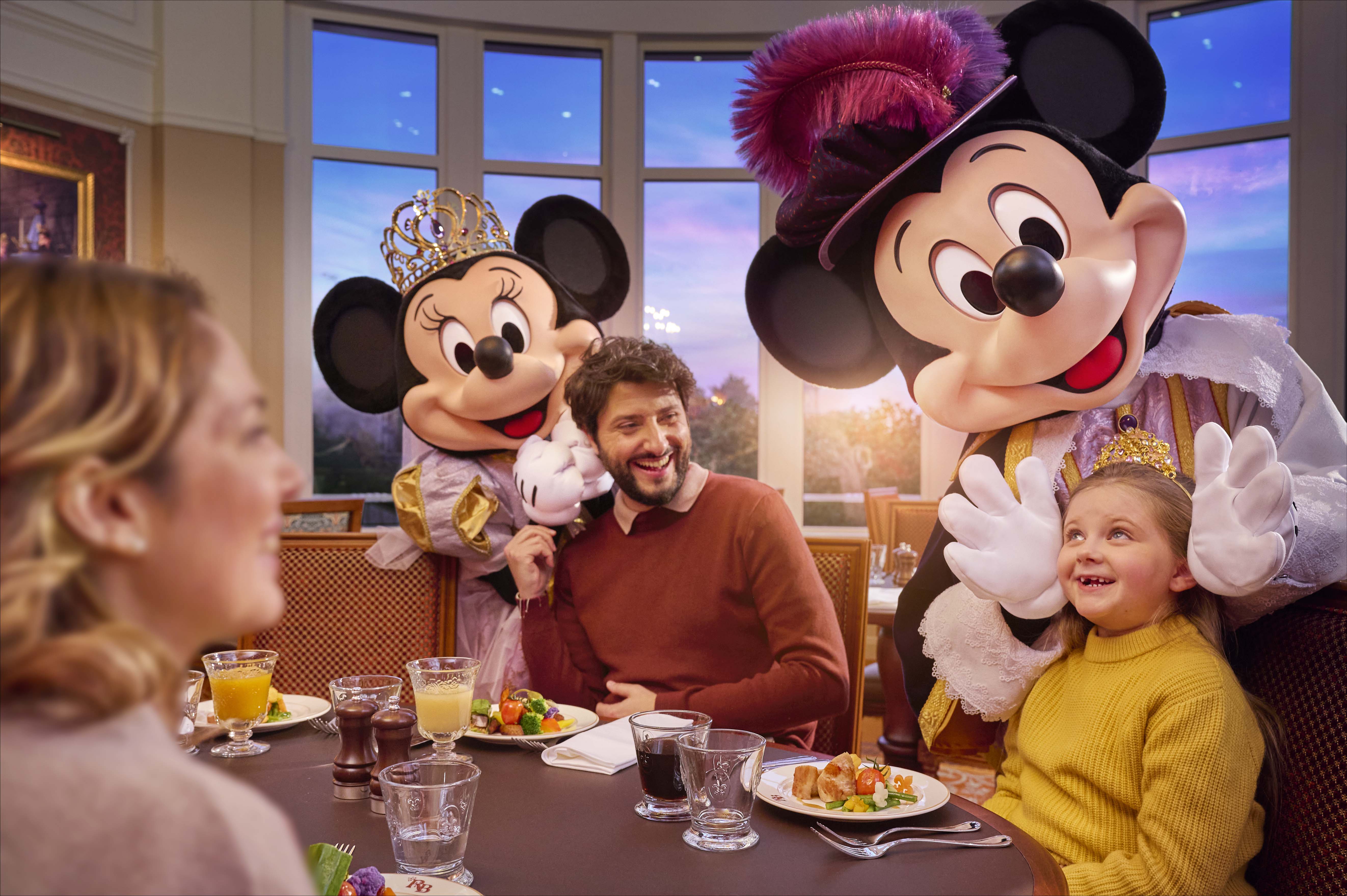 Family meeting Mickey and Minnie at Royal Banquet in Disneyland Hotel